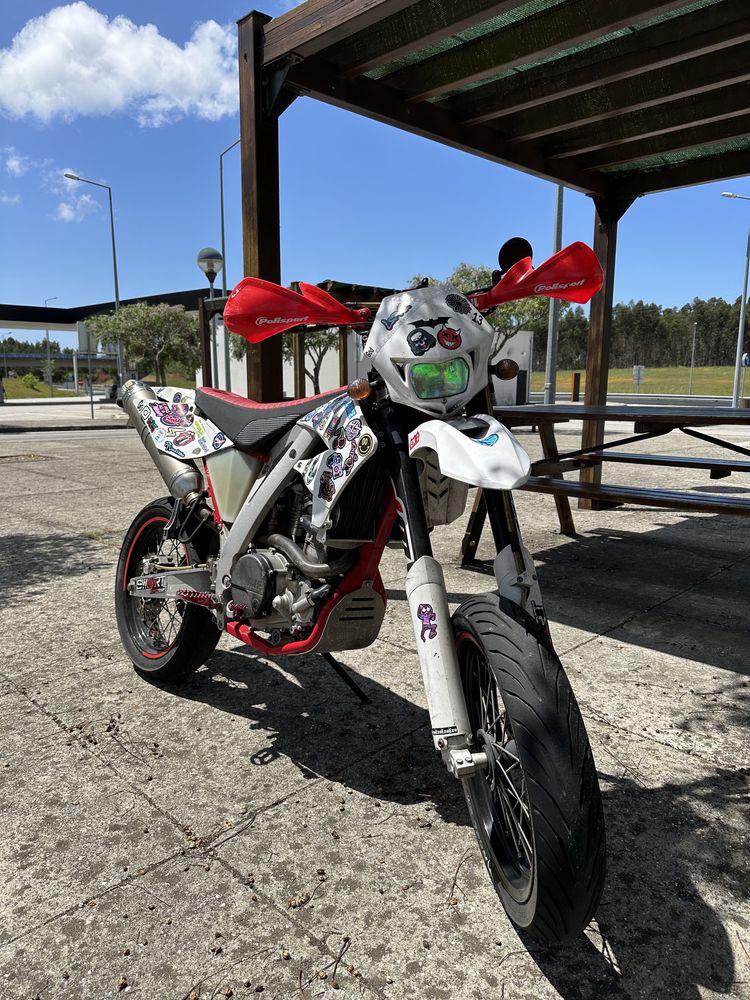 AJP PR5 250cc Supermoto