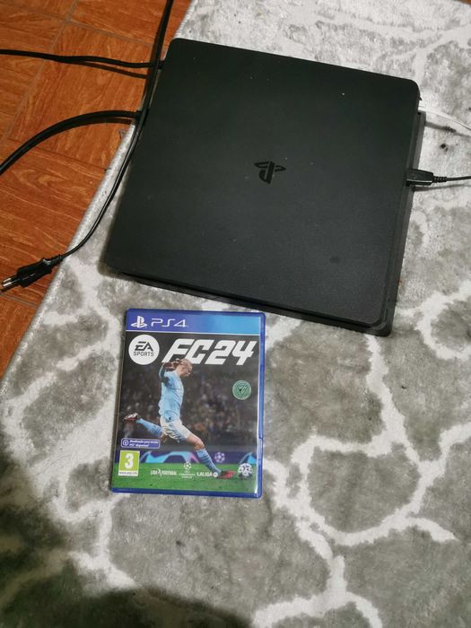 Playstation 4 + FC24
