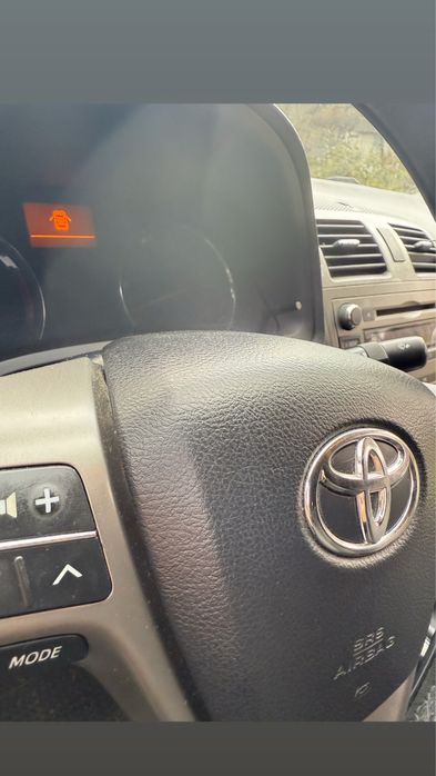 Продається машина Тойота Авенсіс 2010 рік