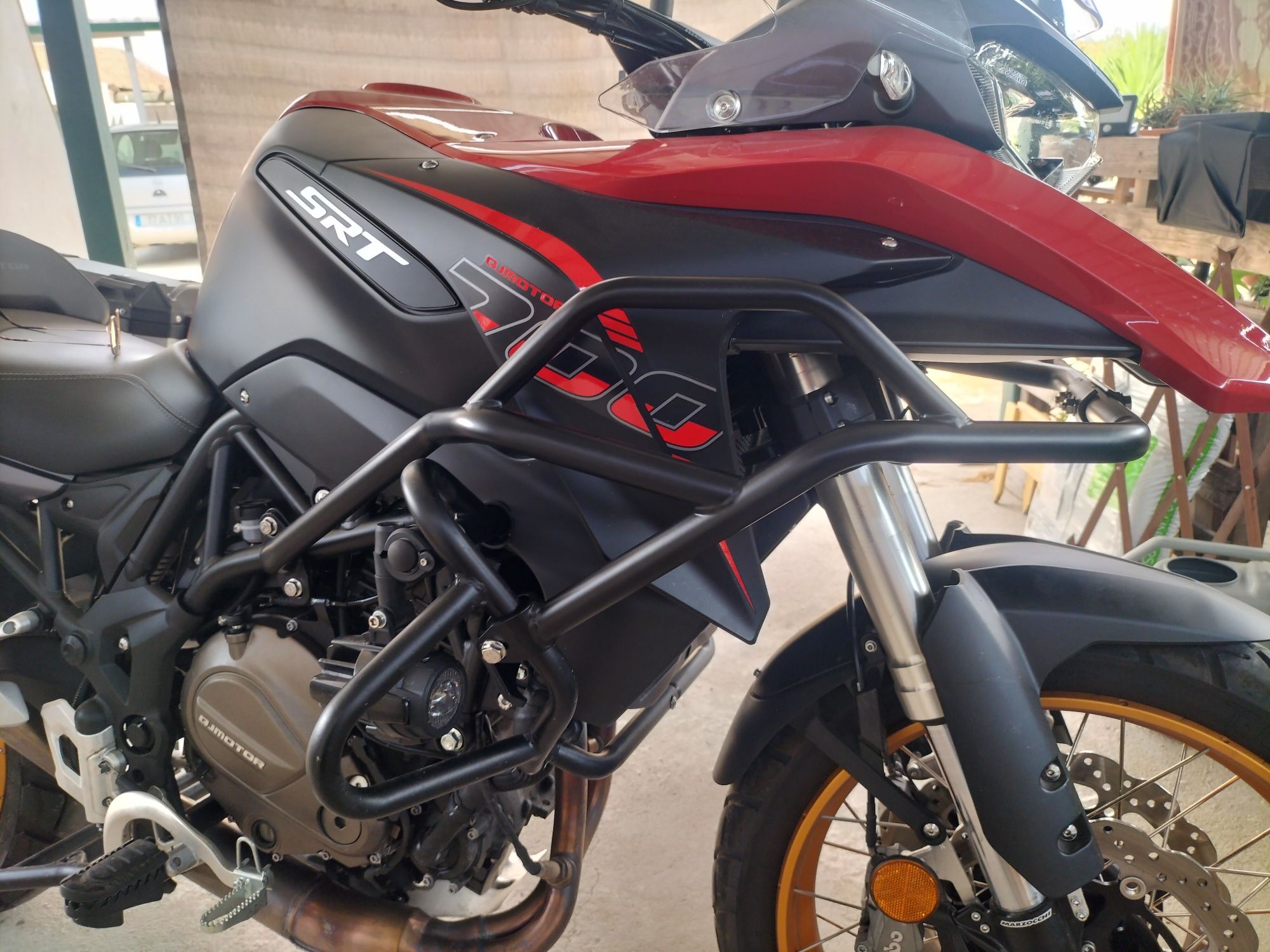 QJmotor SRT 700x
