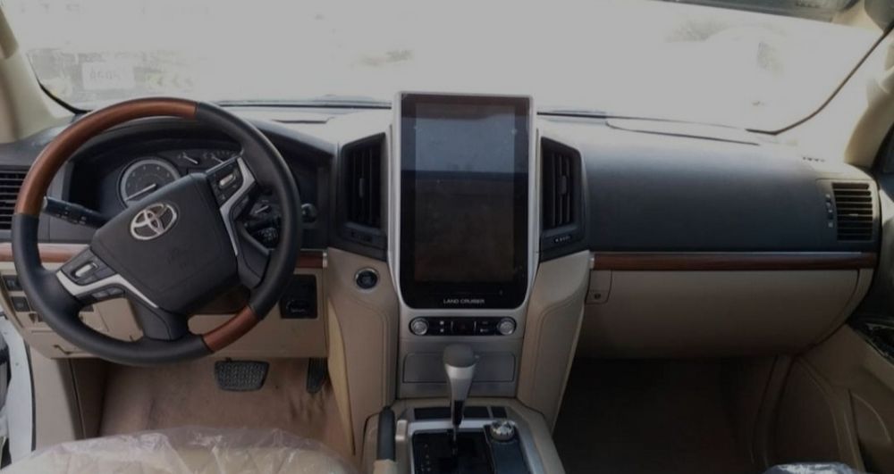 Toyota Land Cruiser 200 рестайлинг салона с 2008 в 2016+