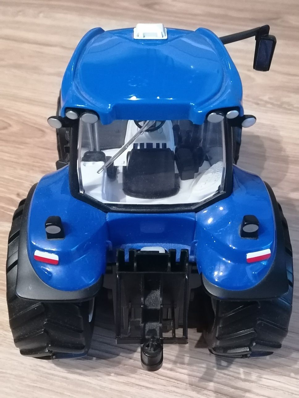 Traktor New holland na sterowanie