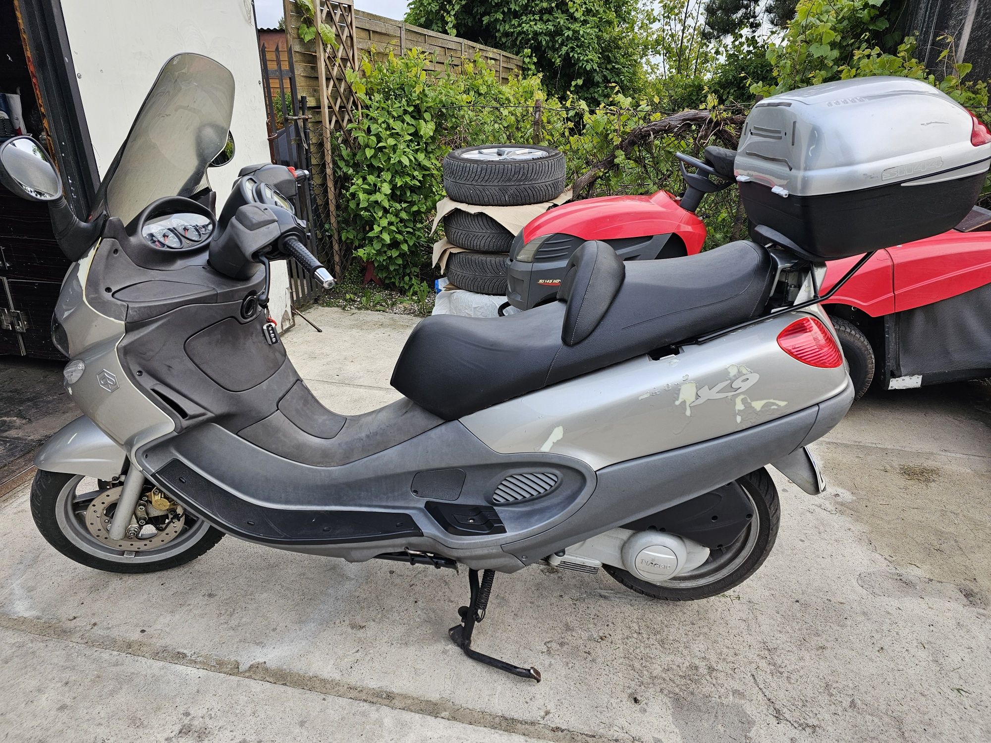 Skuter Piaggo X9