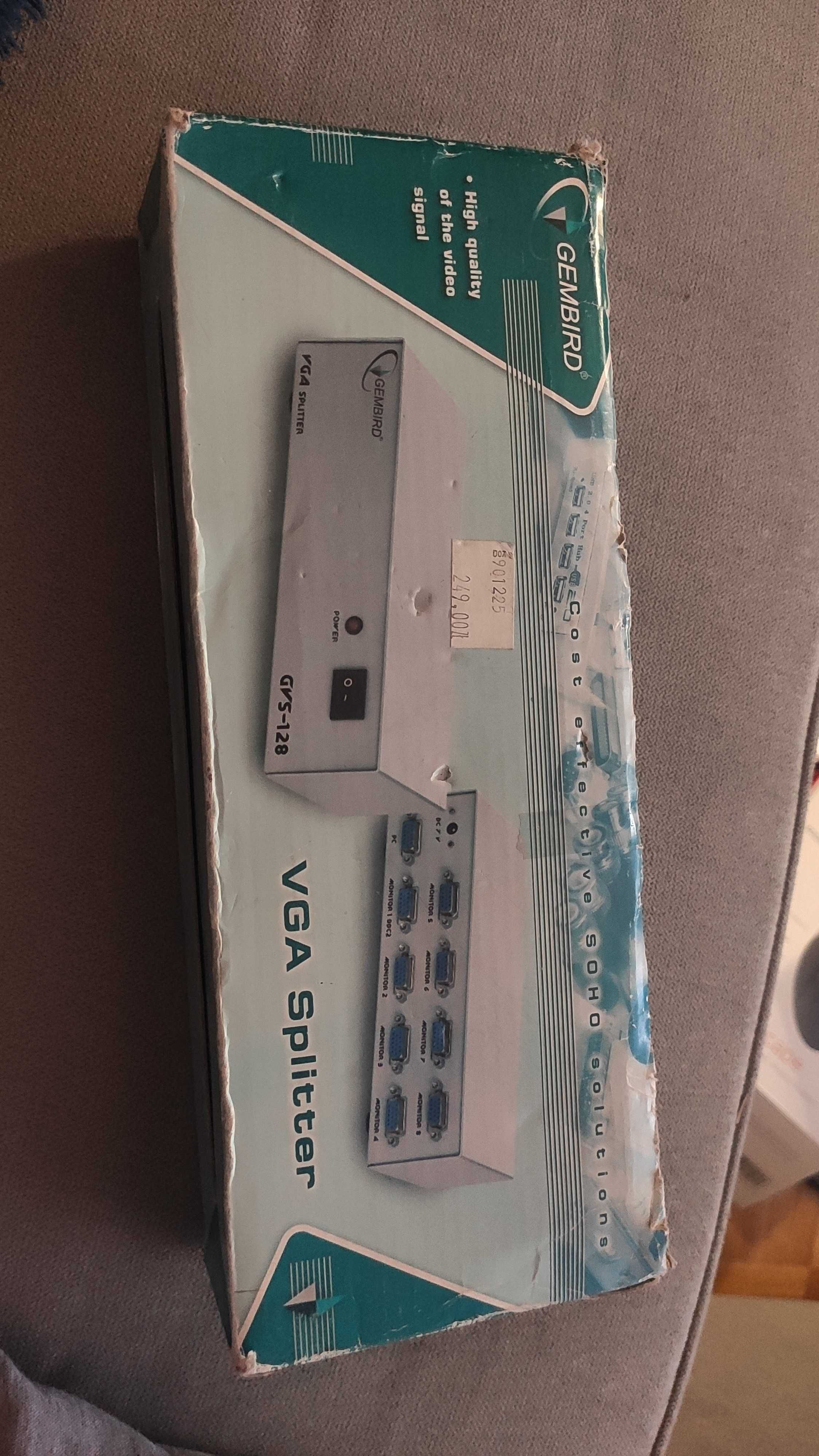 Przełącznik Splitter Gembird GVS128 VGA (8)