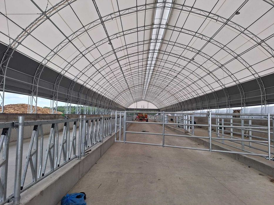 Oryginalne HaleNaBale.pl pod bydło 16x30 wietrz. boczne i kalenicowe