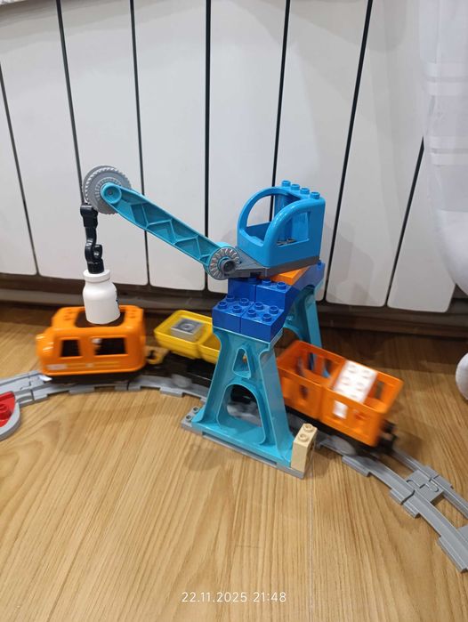 LEGO Duplo Town Вантажний поїзд з інерційним двигуном