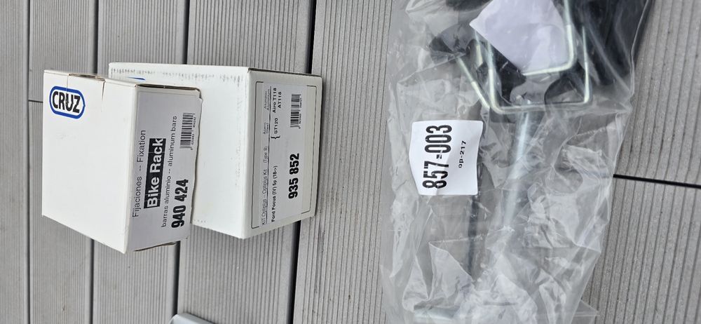 Barras de tejadilho com suporte de bicicleta CRUZ