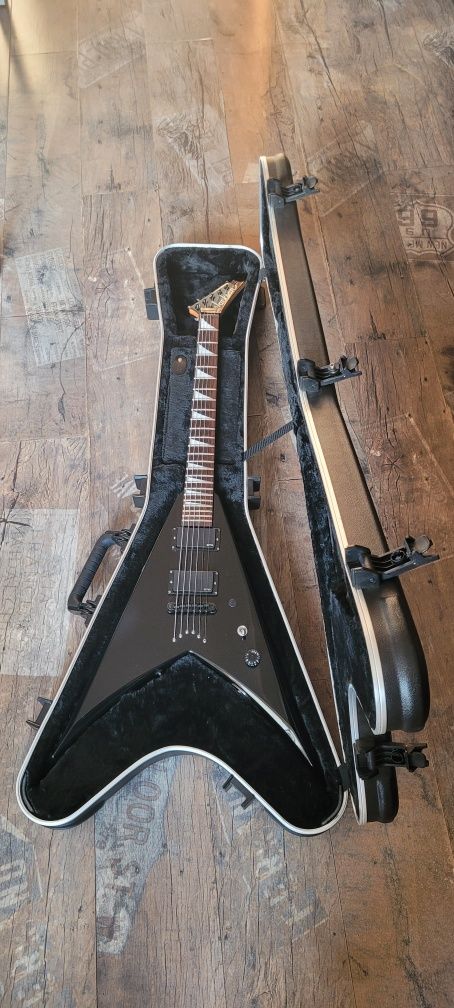 Jackson King V Japan EMG 81 & 85