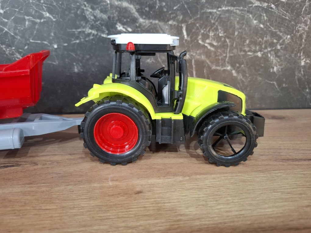 Traktor z przyczepą gospodarstwo pojazd rolniczy