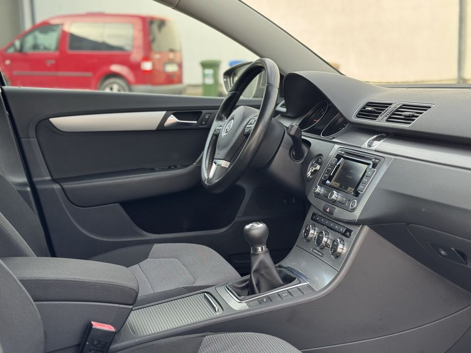 Vw Passat B7 2.0 Tdi 140 ps 2012r Klima / Navi / Czujniki / Import DE