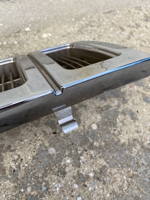 Grelha Cherokee de 97