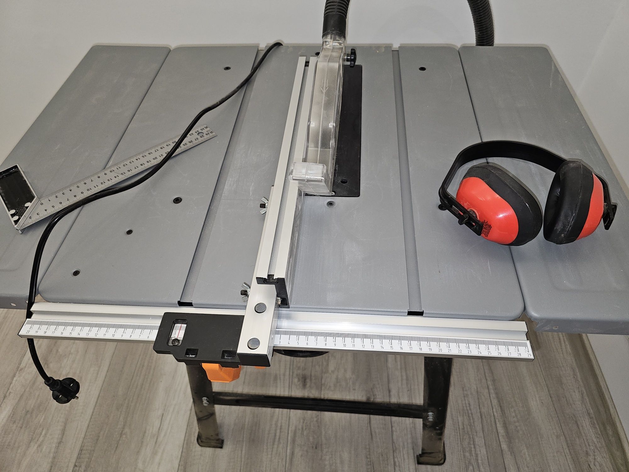 Pilarka DEXTER 250 mm 2000W TS100S