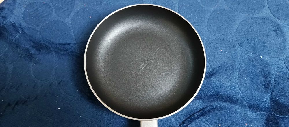 Sprzedam patelnia 14 a 20 cm