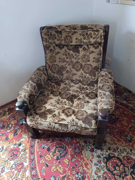 Продам диван, кресла, журнальный столик (комплект)