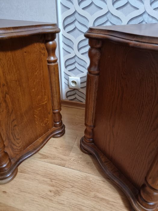 Тумбочки дерево 2шт.