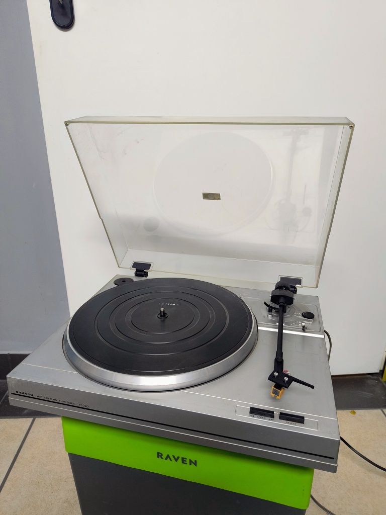 Sanyo TP220 gramofon