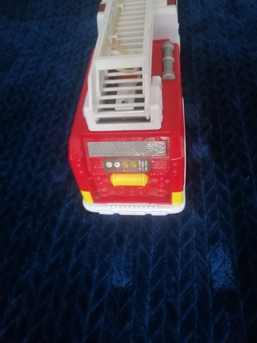 Wóz strażacki na baterie