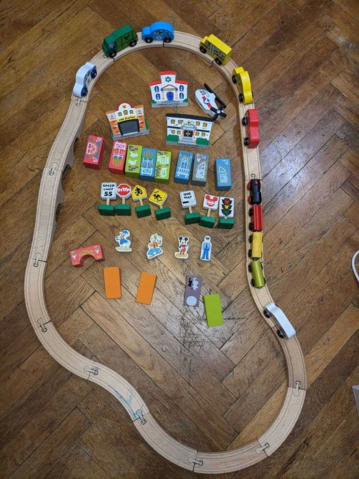 Дитяча дерев'яна залізниця Disney Ціна за весь лот