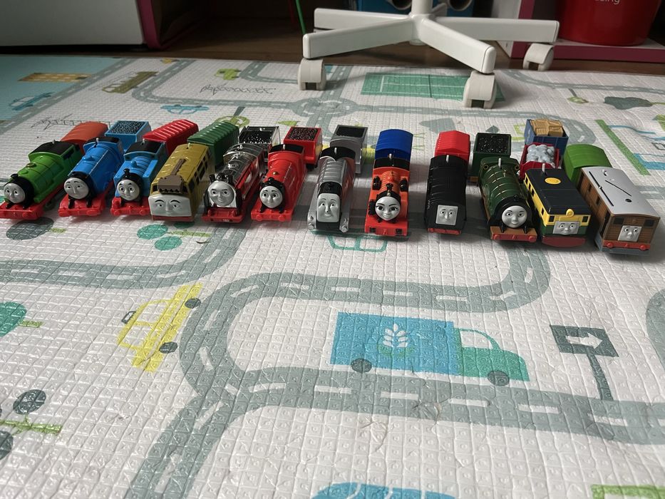 Lokomotywy / pociagi / ciuchcia Tomek i przyjaciele z wagonami
