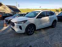 Ford Escape Kuga ST-Line, bogate wyposażenie 4x4