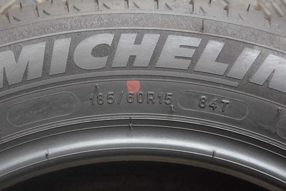 185/60/15 Michelin EnergySaver + 185/60 R15 84T