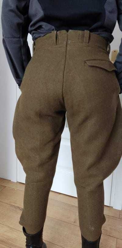 Sprzedam unikatowe spodnie ułańskie rozmiar na około 165