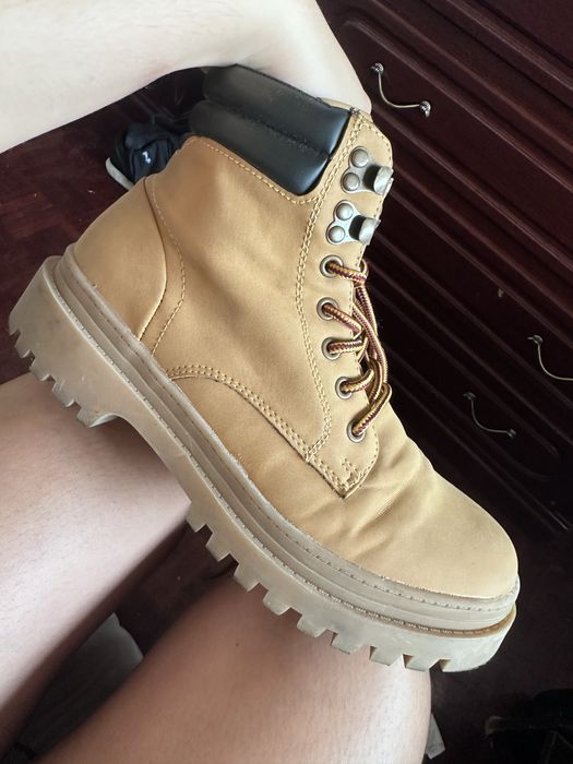 VENDO BOTA PARA TRABALHO