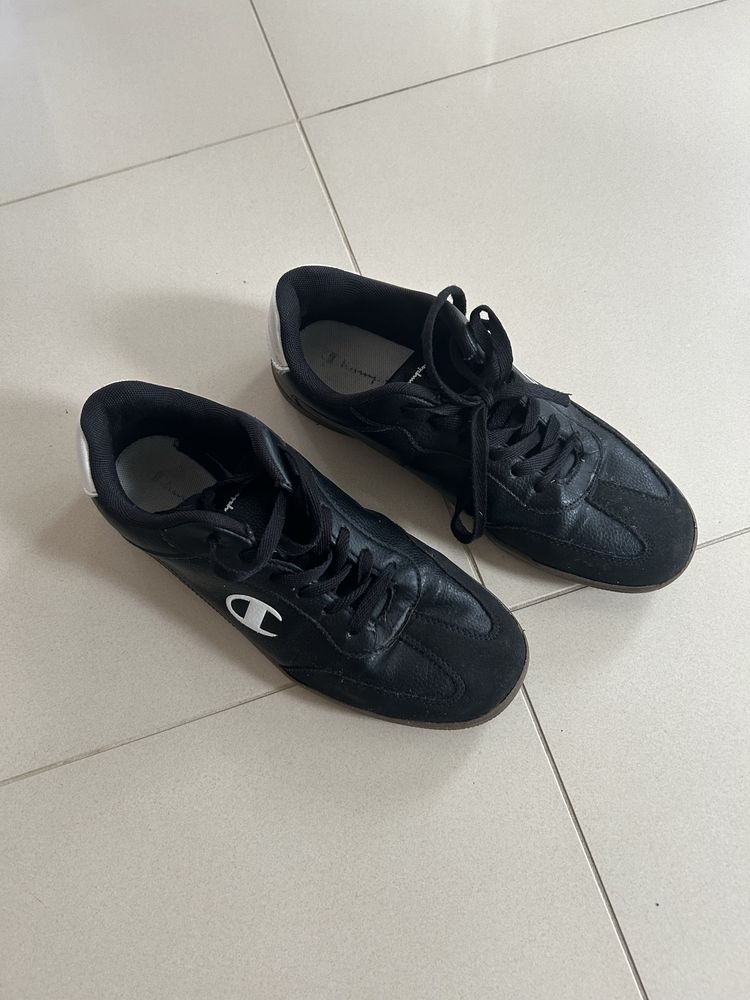 Buty sportowe marki Champion rozmiar 40