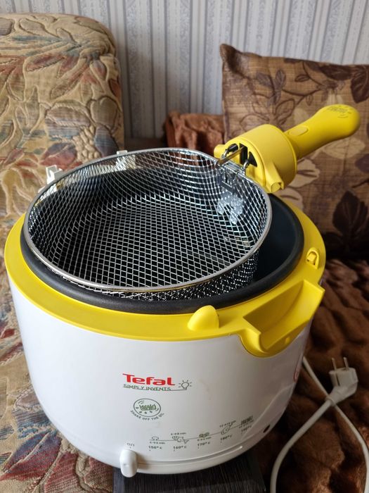 Фритюрниця Tefal нова!