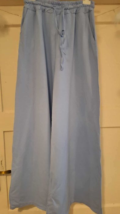 Spodnie dresowe szerokie. Kuloty. Uniwersalne.