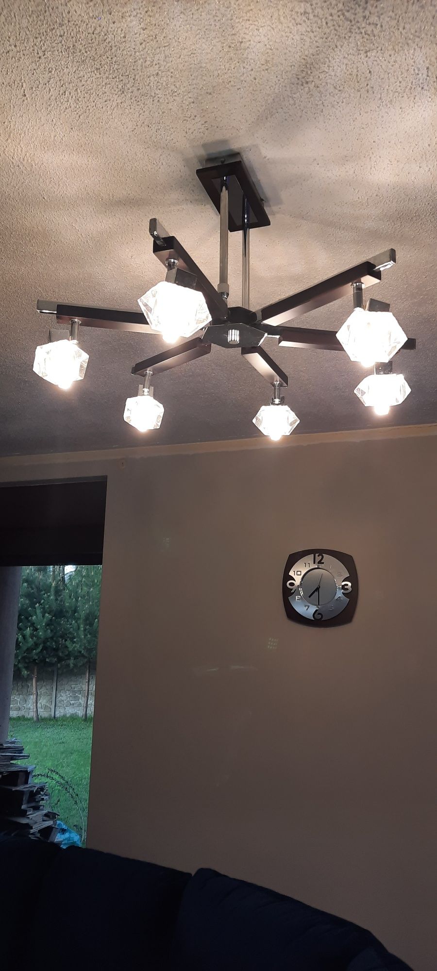 Lampy do salonu i jadalni