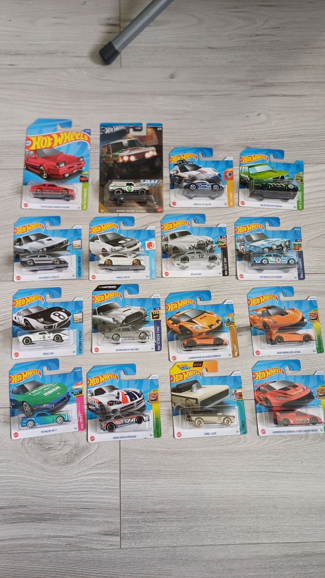 Autka Hot wheels