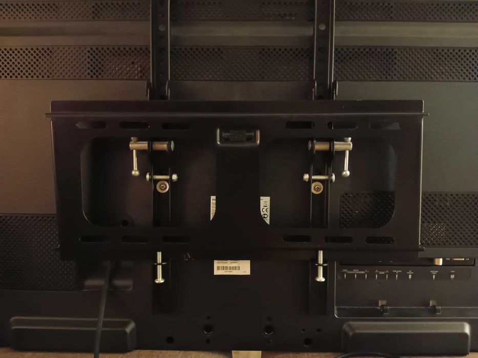 Telewizor Thomson 32HT4253  32" LCD  z uchwytem do powieszenia