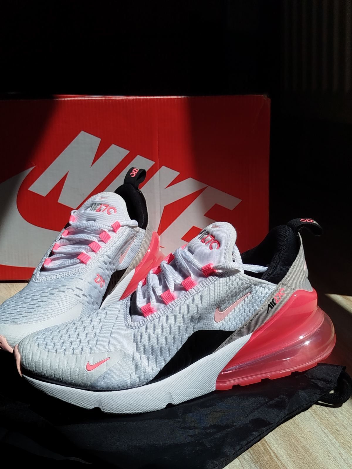 Кросівки жіночі Nike Air Max 270(читайте опис)кого зацікавив пишіть.
