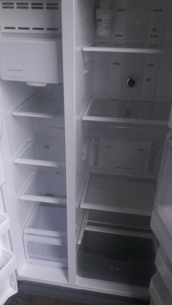 Холодильник Side- by- Side Samsung