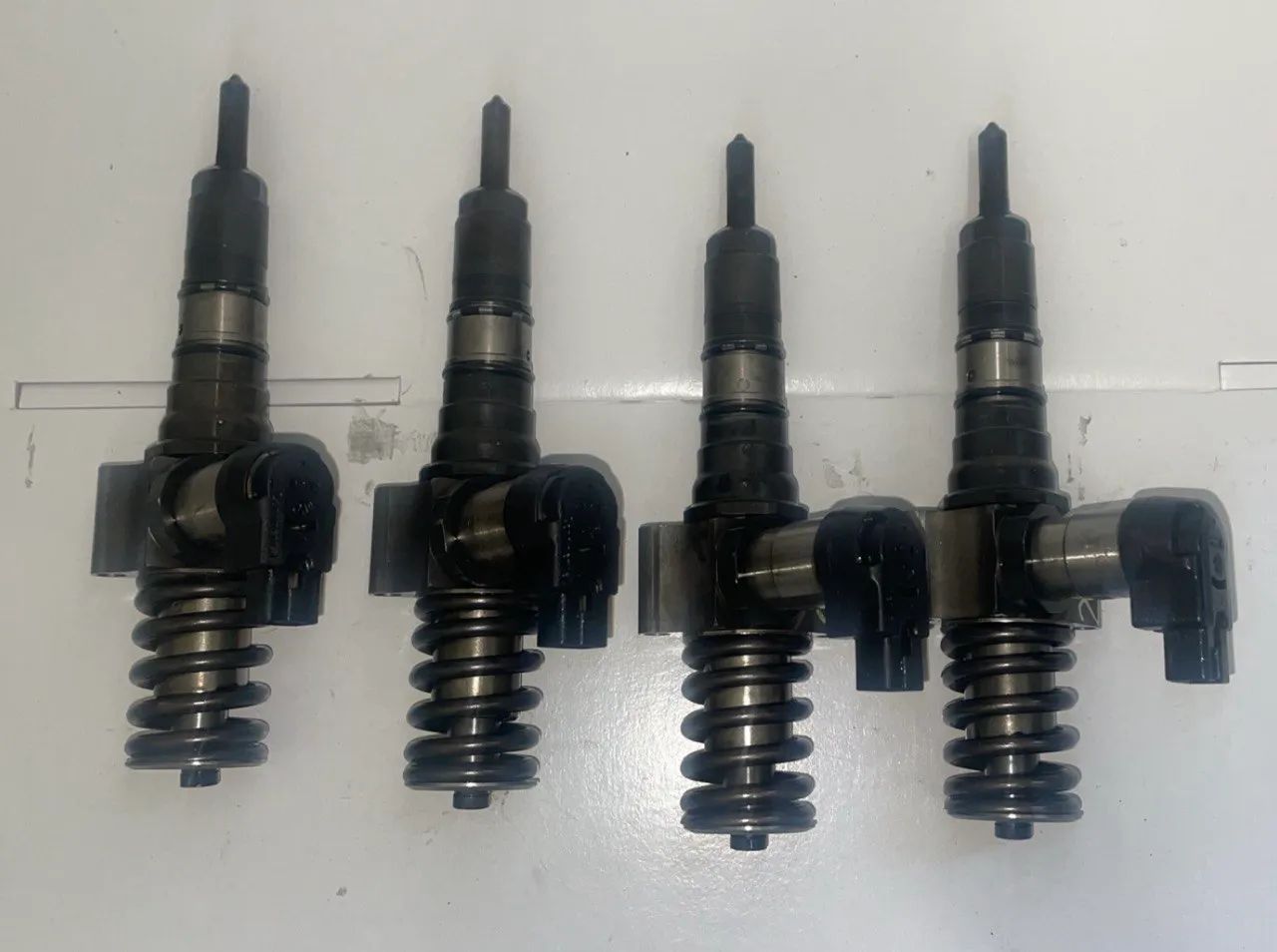 WTRYSK SIEMENS 03G130073T 03G130073M PASSAT B6 2.0 TDI 17O KM / BMN BMR BRD 170KM LEON OCTAVIA II 2 TOURAN GOLF V 5 CC B7  TIGUAN EOS TOLEDO SKODA  SUPERB II  POMPOWTRYSKI POMPOWTRYSKIWACZE SIEMENS CONTINENTAL