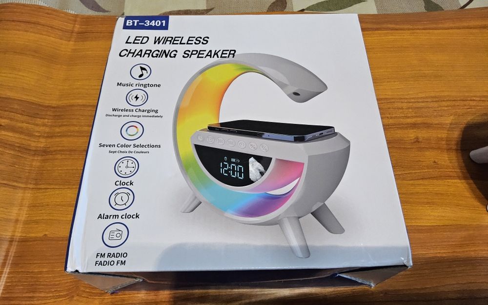 Світильник, годинник, колонка