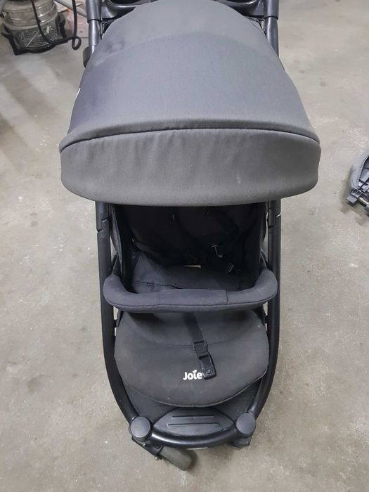 Ładna spacerówka JOIE