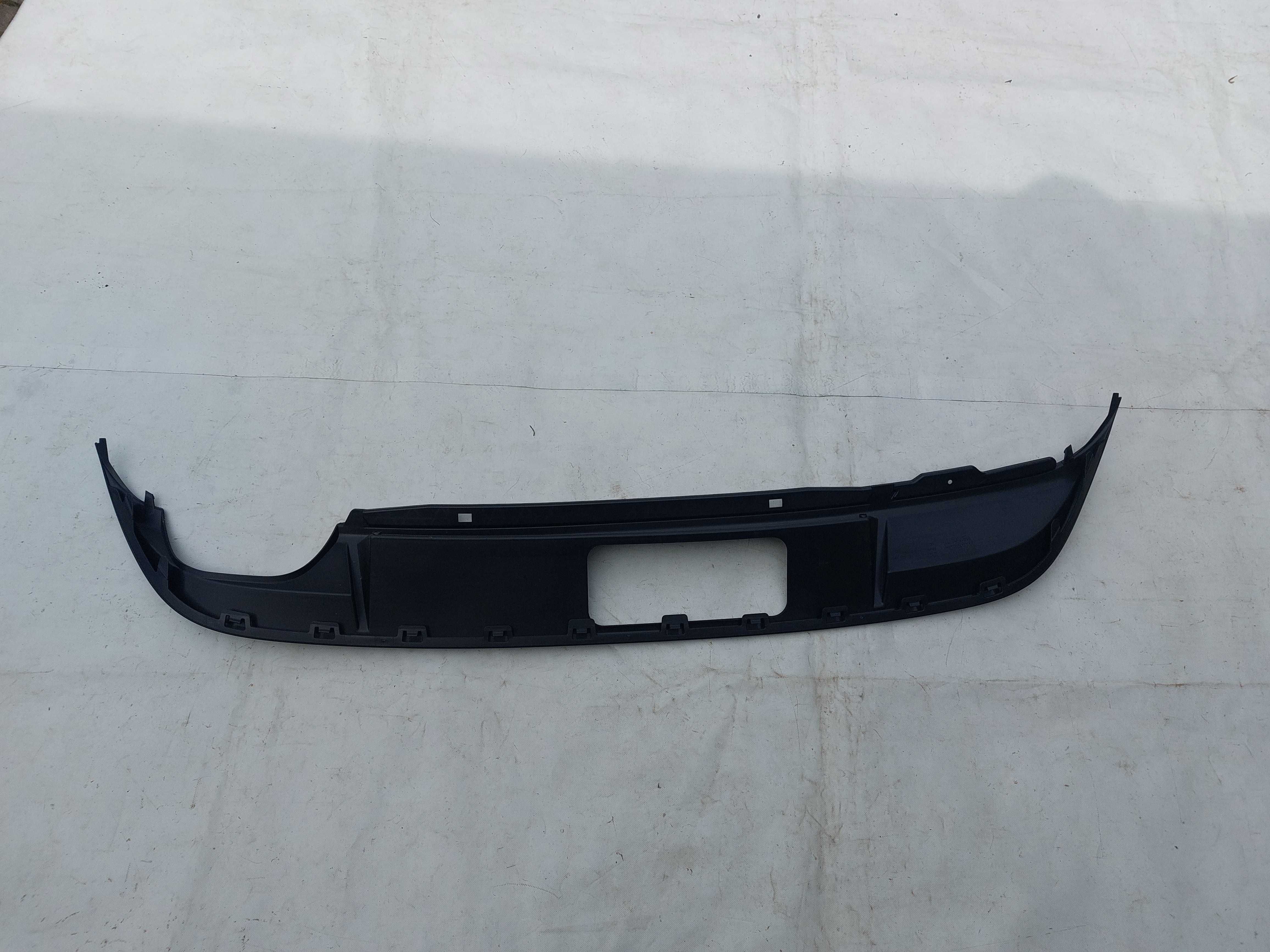 Spoiler zderzaka Vw  Golf VII Kombi nowy oryginał