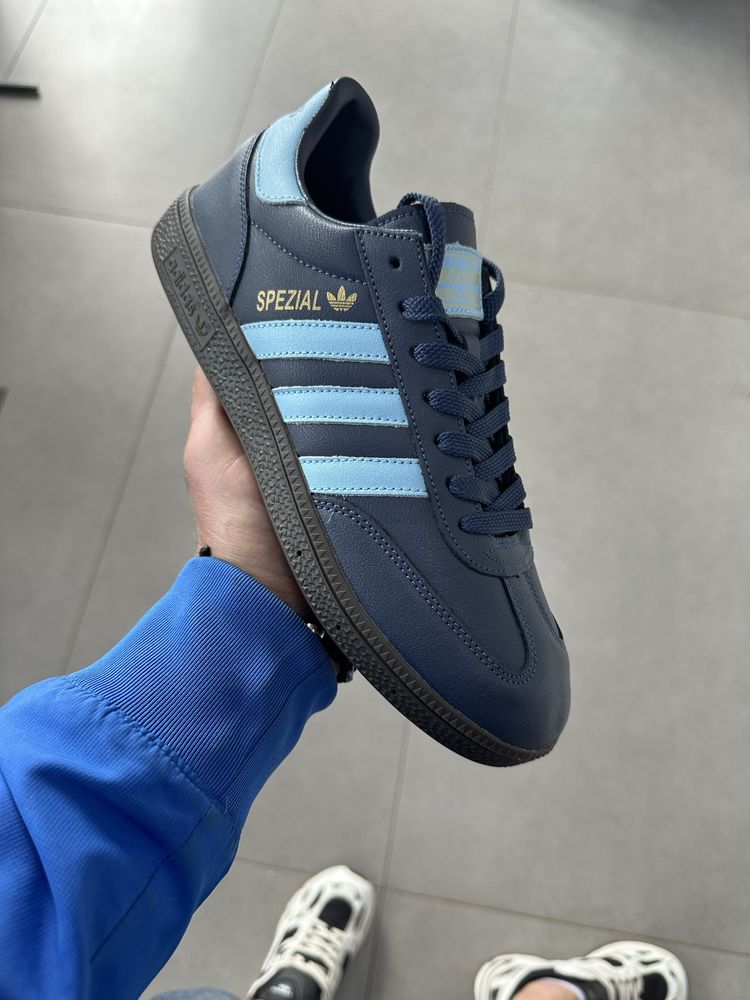 Кросівки Adidas spezial!