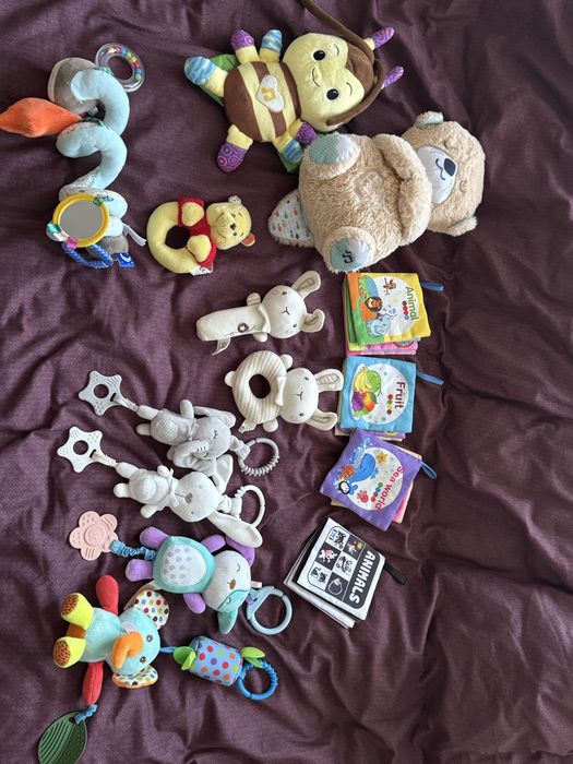 Іграшки для малюків 0+