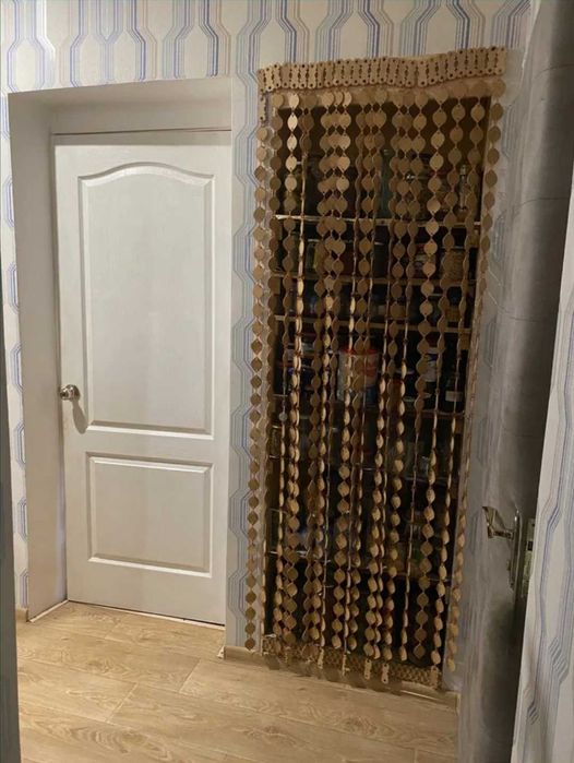 № 11716 - 3 к. квартира, Озерне, 1/4 пов., цегла, прибудований балкон