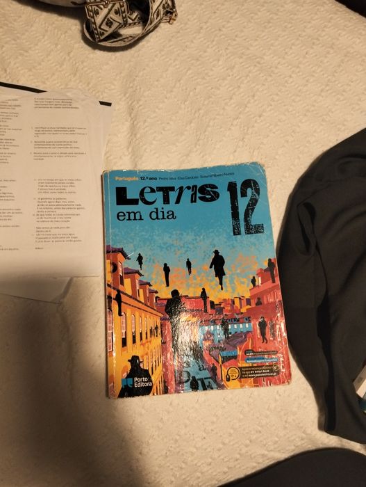 Livros 12 ano português e História