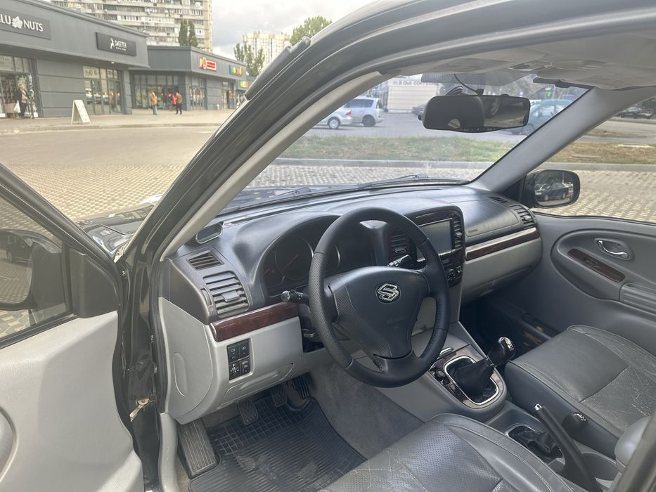 SUZUKI XL7 рамный джип с пониденной и блокировкой