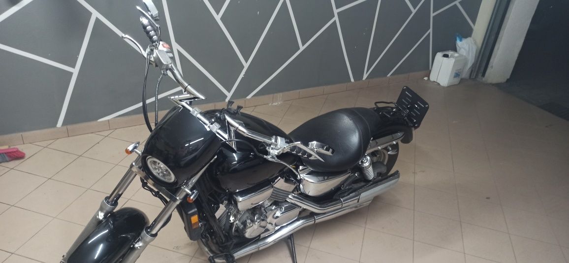 Honda Magna VF 750 C 89 KM power cruiser