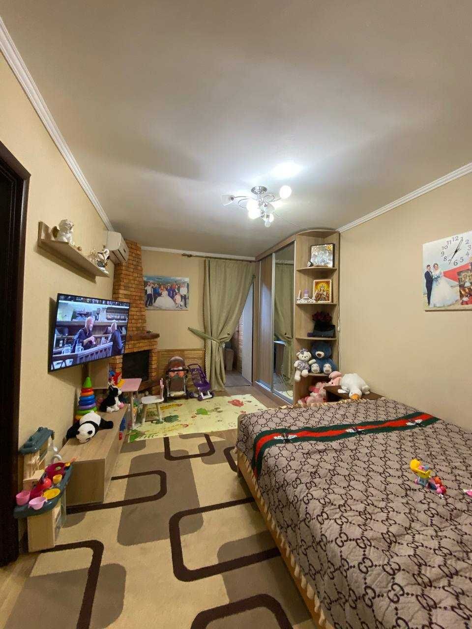 продам 2х комнатную в кирпичном доме на Черемушках