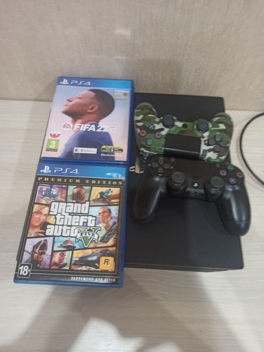 Ps4 pro + 2 джостика + акаунт с іграми і дискі