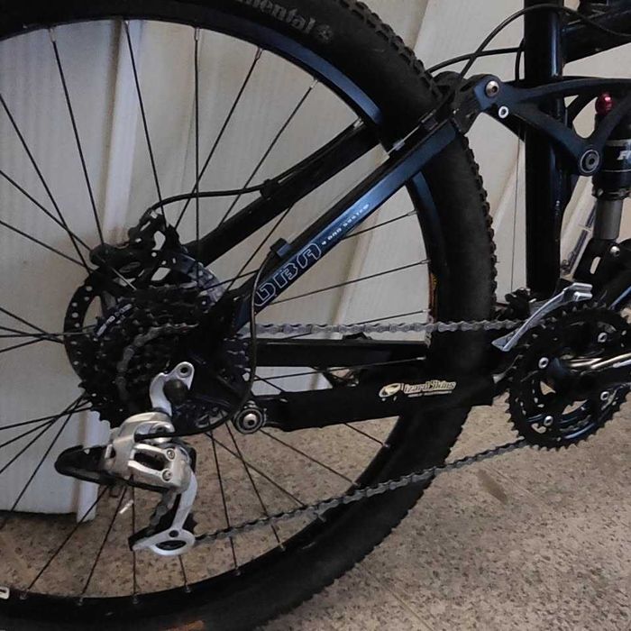 Bicicleta Mondraker factor RR. Suspensão total