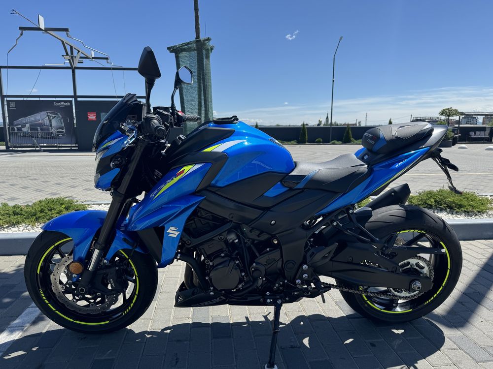 Suzuki Gsx s 750