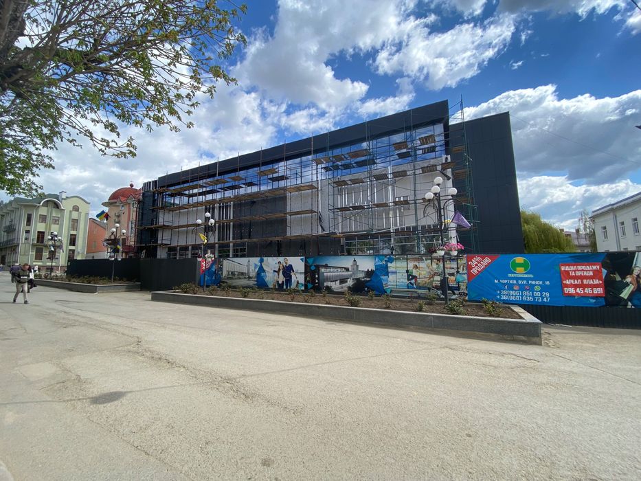 Продаж магазину в новому ТРЦ (м. Чортків) поруч з міською радою